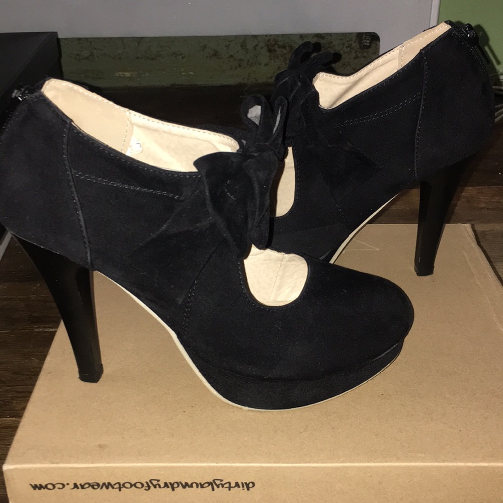 Suede bow tie high heel platform